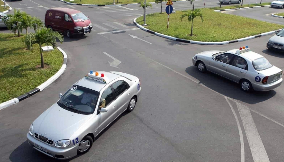 Các câu hỏi ĐIỂM LIỆT thi lý thuyết bằng lái xe (phần 3)